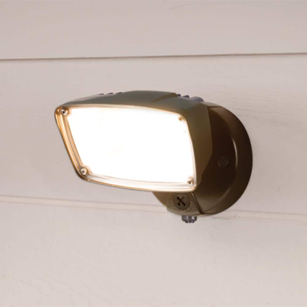 Halo Bronze LED Dusk to Dawn Security Floodlight