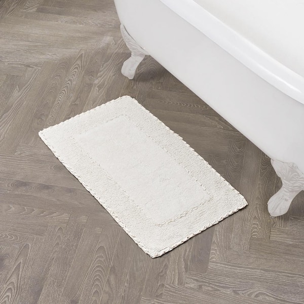 ローラアシュレイ　コットンラグ Laura Ashley 20 in. x 34 in. Ivory Cotton Ruffle Bath Rug