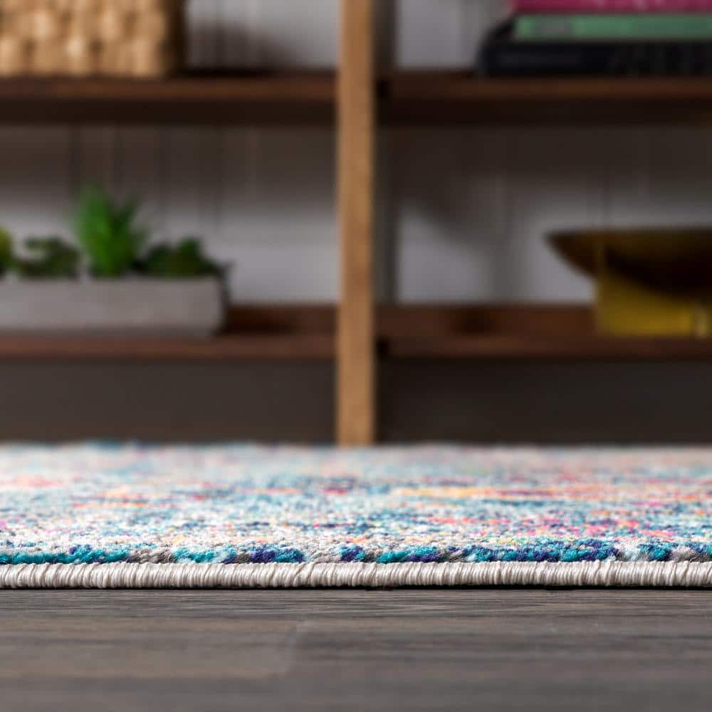 Bohemian Flair Cream and Navy 4' x 6' Synthetic Area Rug
