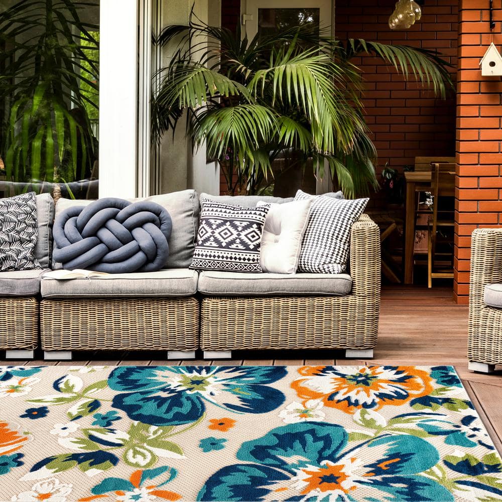Bergamo Multi Floral 5' x 7' Synthetic Indoor/Outdoor Rug