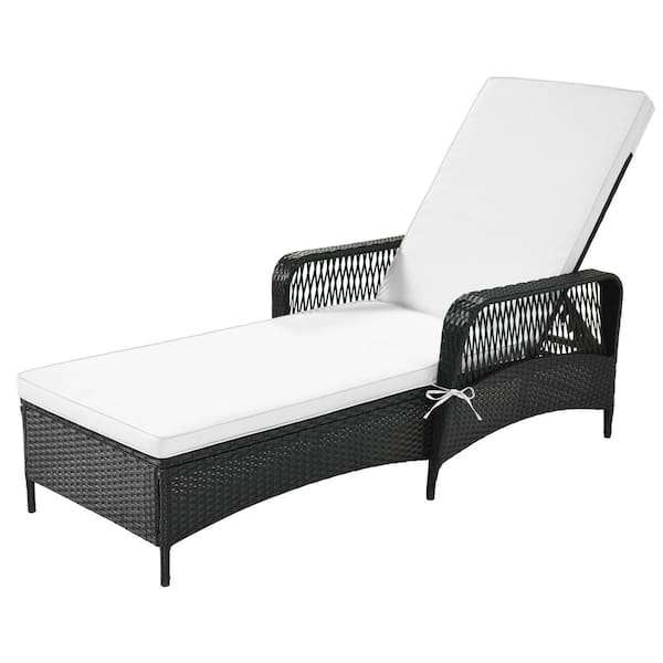 Jushua 1-Piece Patio Wicker Chair Outdoor PE Rattan Wicker Lounger With Adjustable Backrest and Beige Cushion