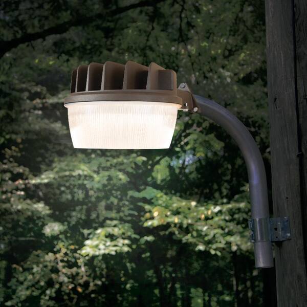 Philips deals Dusk to dawn Area light