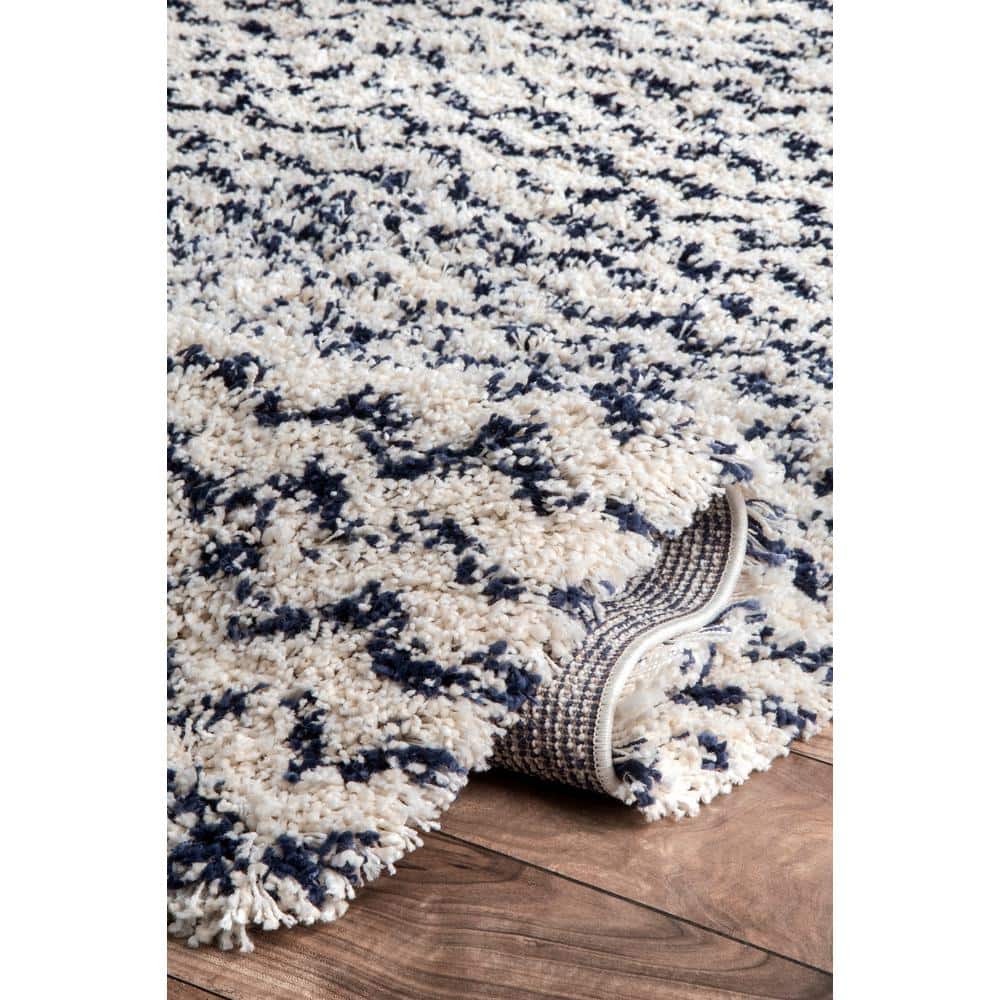 Navy and White Chevron Shag Area Rug, 5' x 8'