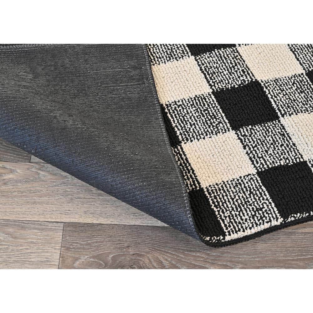 Modern Farmhouse 5' x 7' Tufted Buffalo Plaid Rug in Black/Ivory