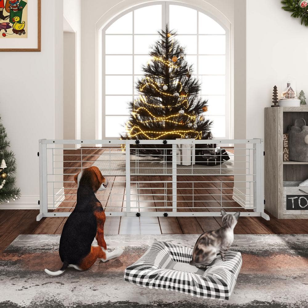 Adjustable White Pine Freestanding Dog Gate with Wire Mesh