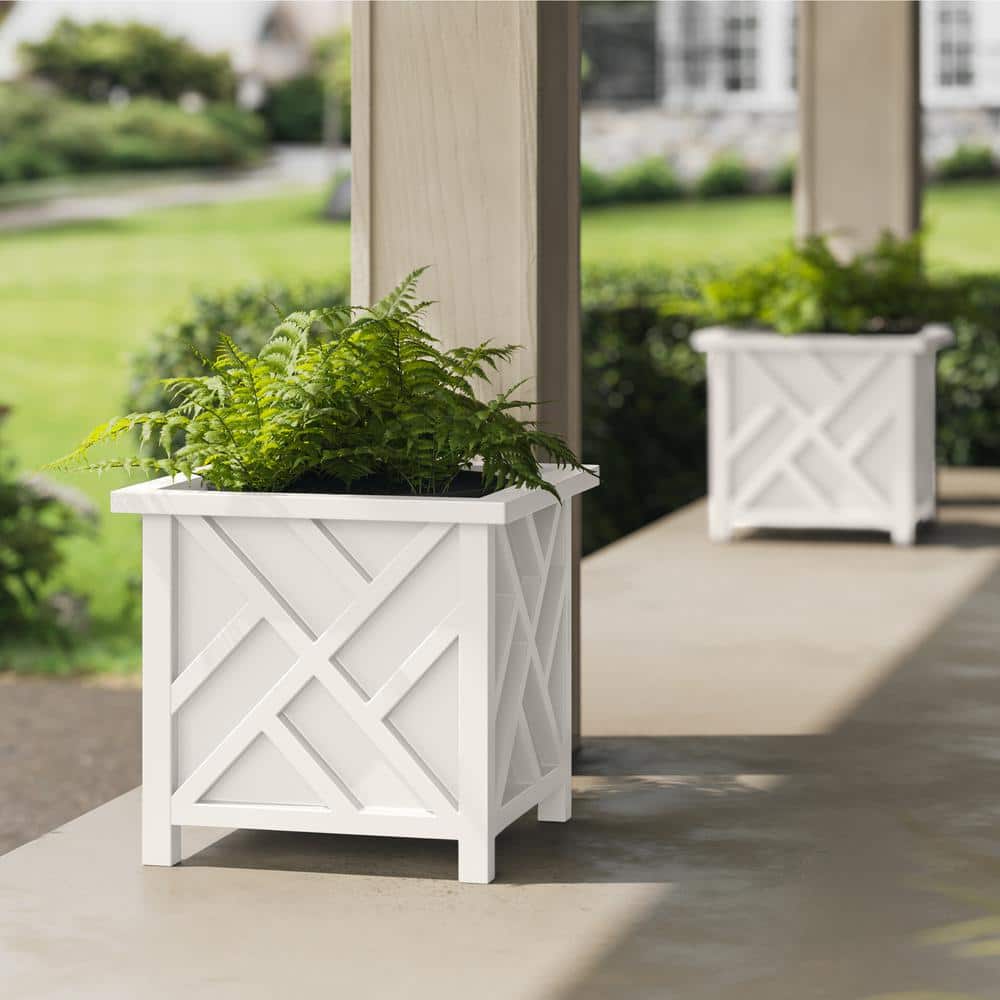 White Polypropylene 15.5-Inch Lattice Design Outdoor Planter Box