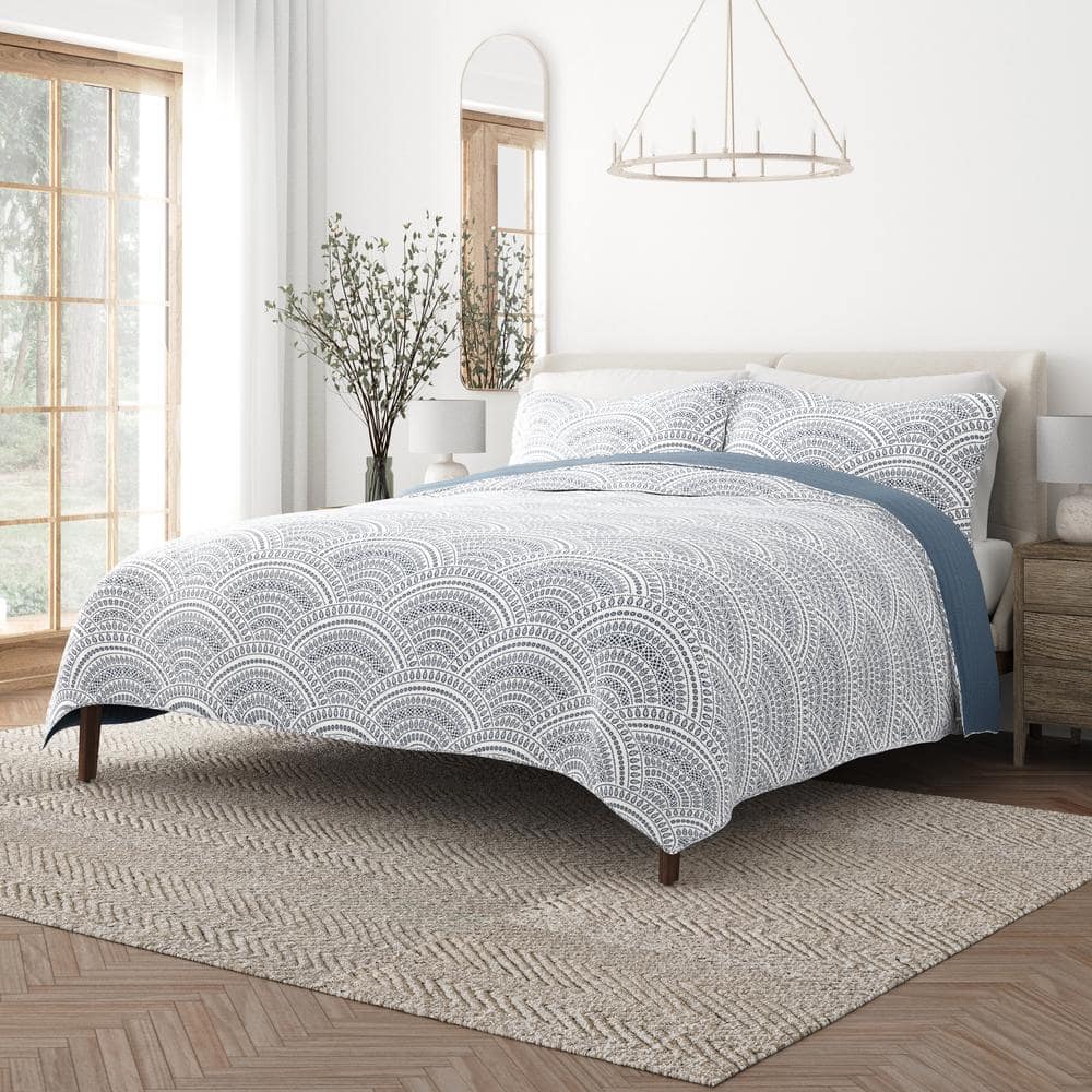 Dusk Blue King Reversible Microfiber Scallop Quilt Set