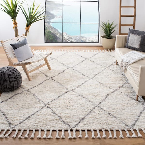 Casablanca Gray/Ivory 8 ft. x 10 ft. Geometric Diamonds Area Rug