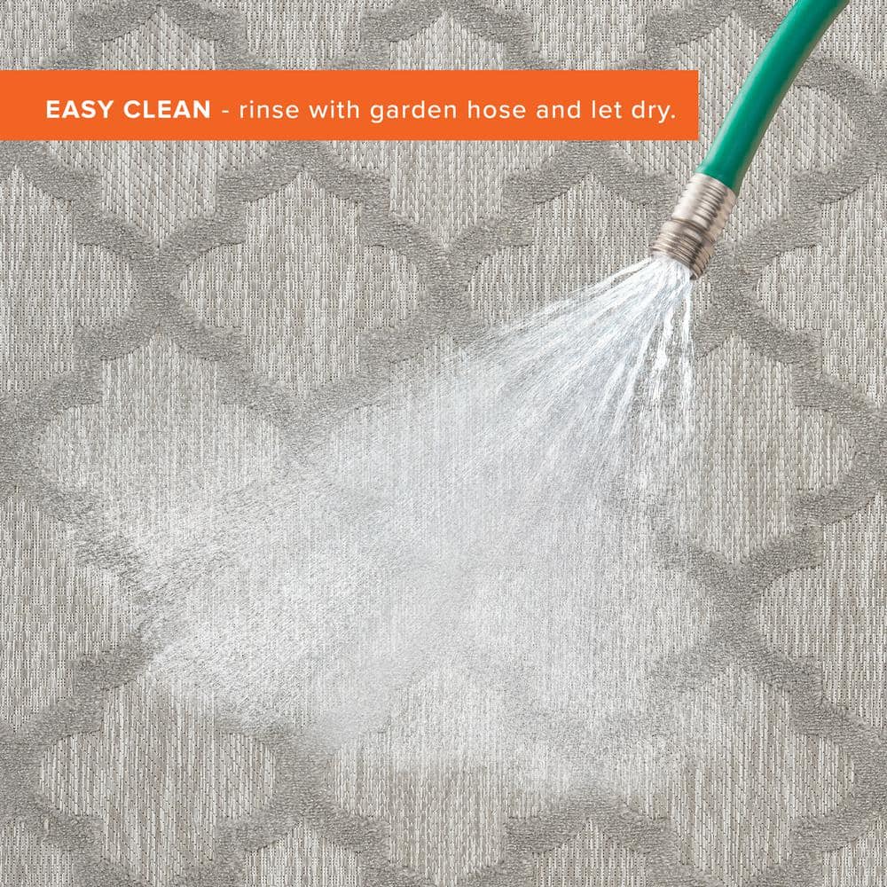 Dark Grey Floral Synthetic 4' x 6' Area Rug