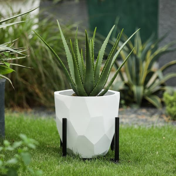 1 Pc of White Finish Round MgO Planter with Metal Holder 