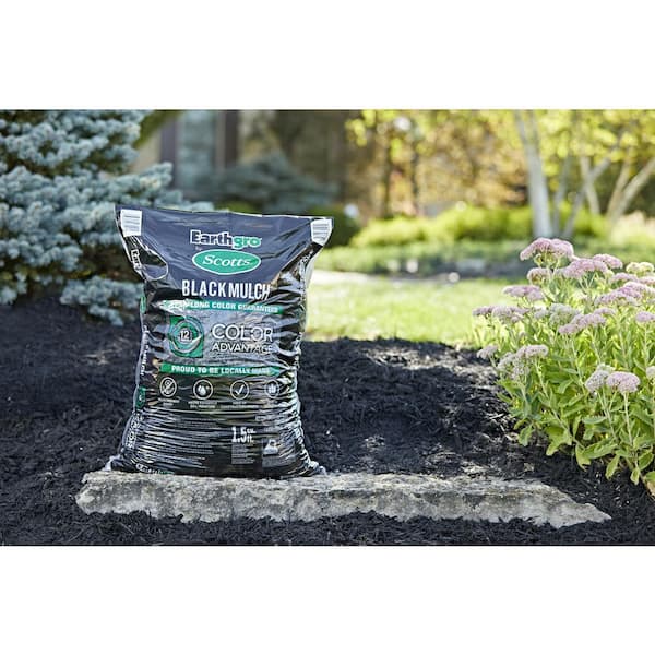 Image of Scotts EarthGro Brown Mulch in a Garden Bed