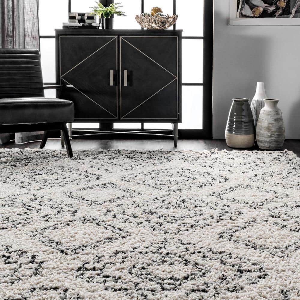 Off-White Round Moroccan Shag Area Rug with Tassels