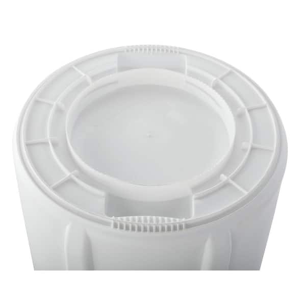 Rubbermaid Commercial Products Brute 32 Gal. White Round Vented