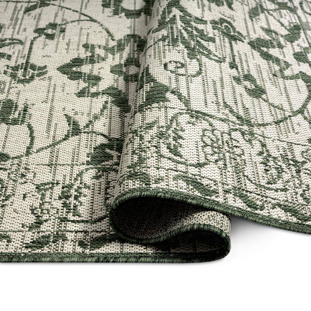 Nicole Miller Light Green and Ivory Floral Indoor/Outdoor Area Rug