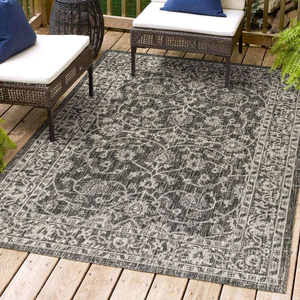 Elegant Twining Vine Black and Gray 4' x 6' Synthetic Area Rug