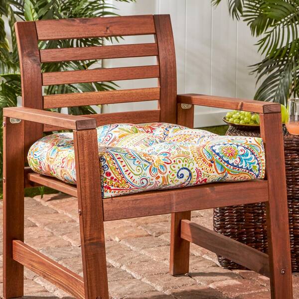 https://images.thdstatic.com/productImages/d45558a8-03bb-43f2-a783-2f40d4de4856/svn/greendale-home-fashions-outdoor-dining-chair-cushions-oc4800-jamboree-e1_600.jpg
