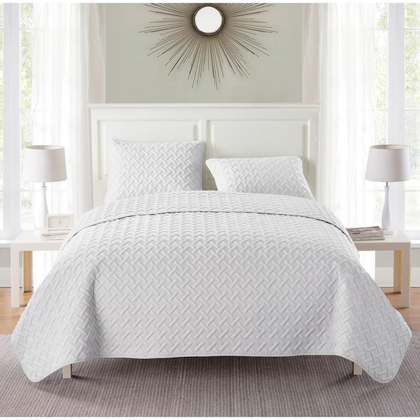 Nina 3-Piece Set White Embossed Basketweave Microfiber King Quilt Set