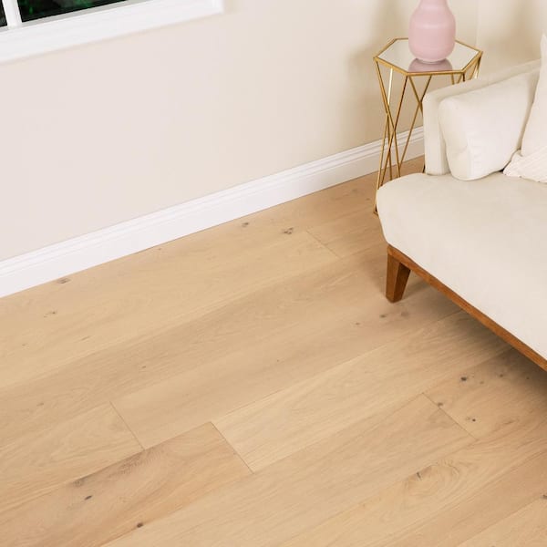 MSI Lyon Valley White Oak XXL 5/8 in. T x 9.45 in. W Tongue and Groove Engineered Hardwood Flooring (34.10 sq. ft./case)