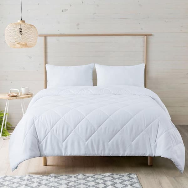 COUNTRY LIVING Gingham Embossed White King Down Alternativecomforter