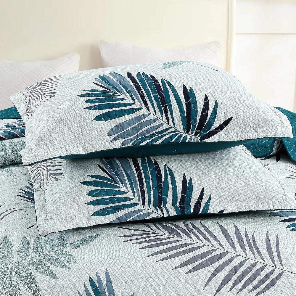 King Size Green and White Microfiber Reversible Quilt Set