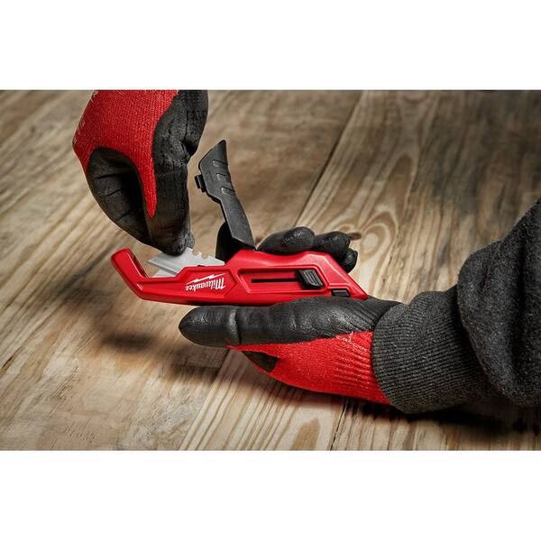 Milwaukee - Slide-Out Utility Knives with General Purpose Blade Storage