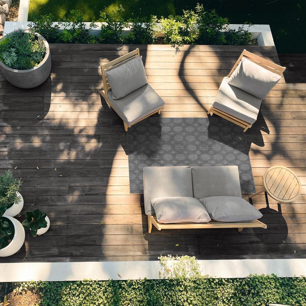 Cinder Gray Trellis 4' x 6' Tufted Synthetic Area Rug