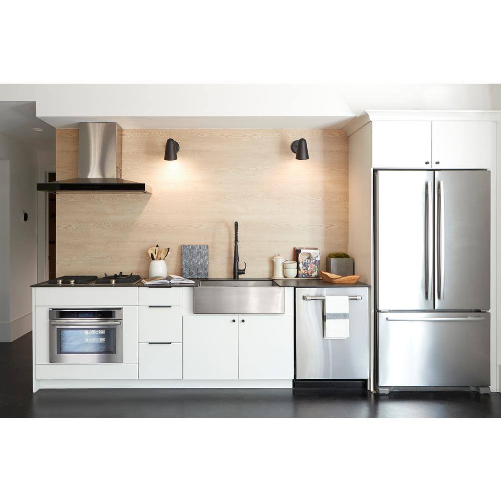 Matte Black Semi-Professional Kitchen Faucet with Pull-Out Spray
