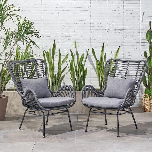 Unbranded Grey Iron Plastic Outdoor Lounge Chairs with Grey Cushion, Set of 2