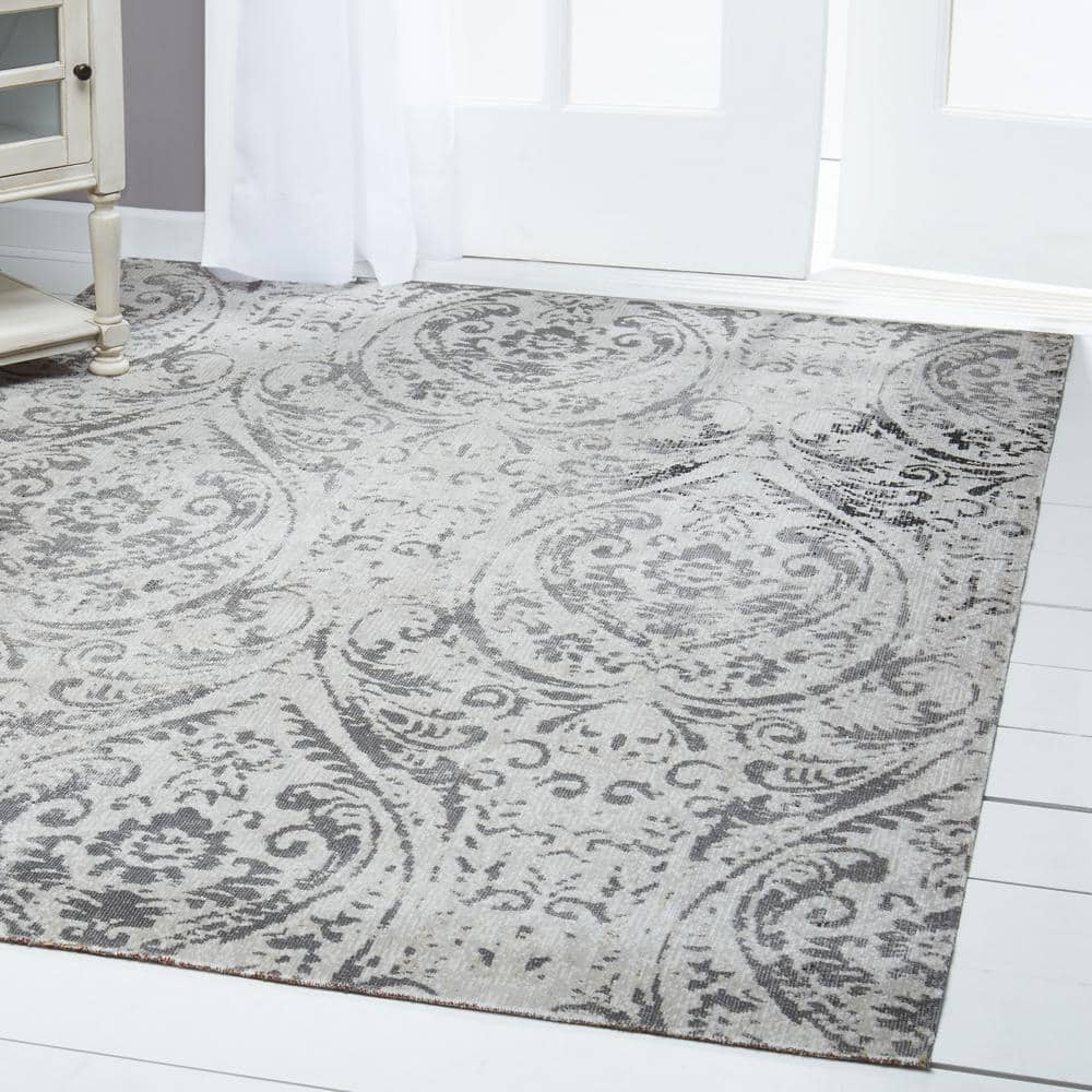 Ivory and Grey Paisley Indoor/Outdoor Area Rug