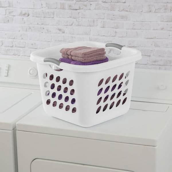https://images.thdstatic.com/productImages/d4cdf1d7-a1e2-4f90-bab9-5eba21e34e00/svn/white-sterilite-laundry-baskets-6-x-12178006-e1_600.jpg