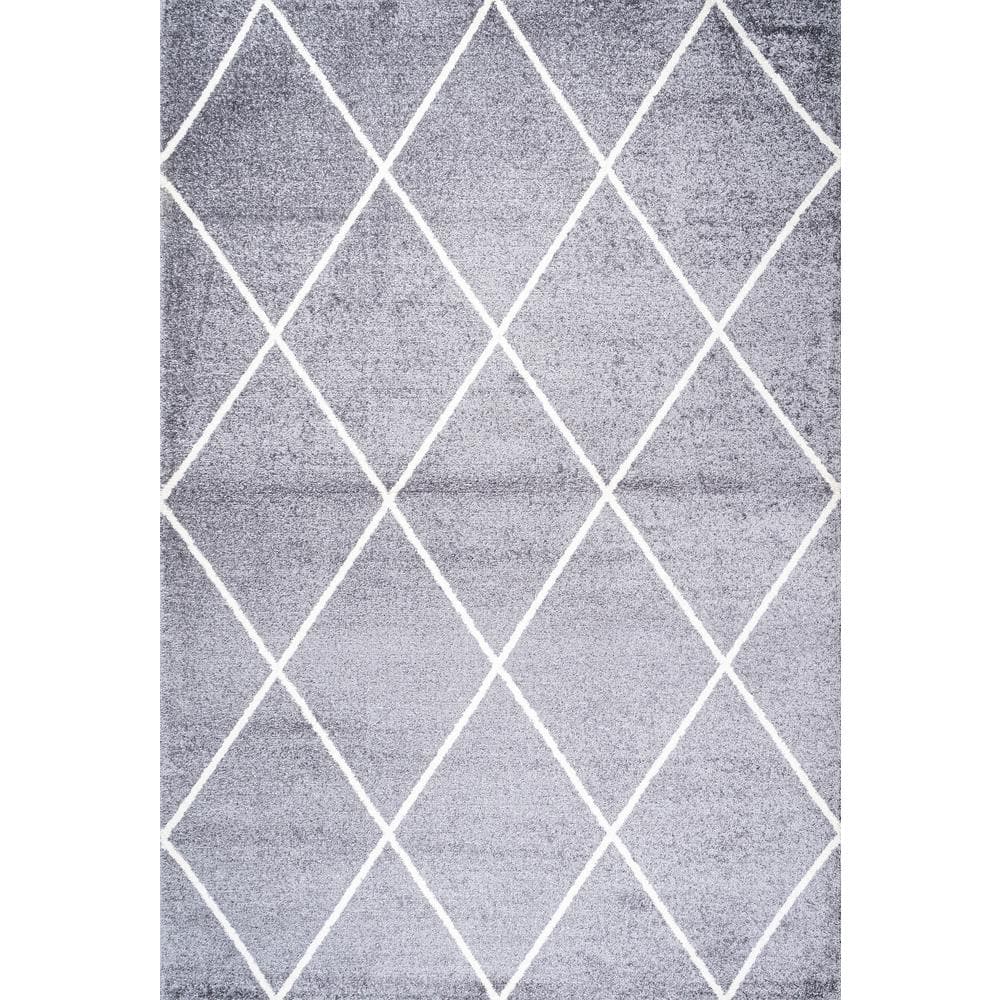 Gray and White Diamond Trellis 4' x 6' Reversible Area Rug
