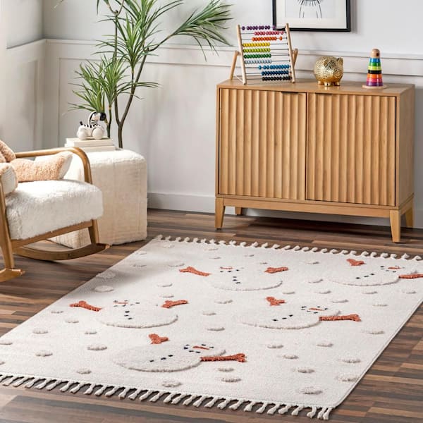 Kilah Snowmen High-Low Kids Tasseled Off White 8 ft. x 11 ft. Area Rug