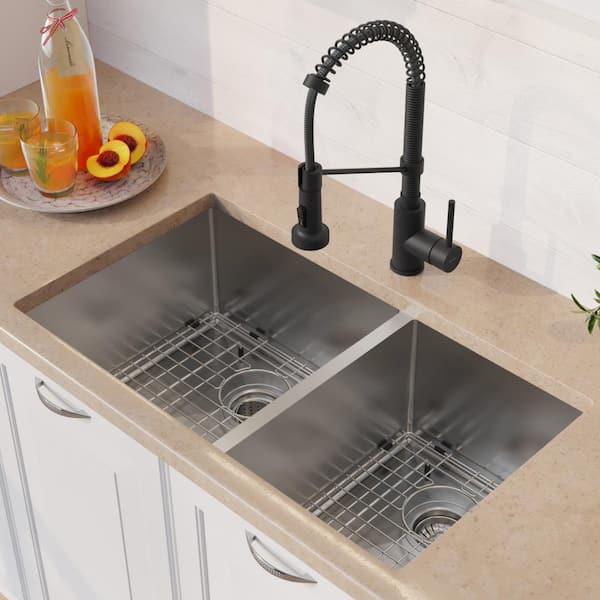 https://images.thdstatic.com/productImages/d4e9e3ce-eccf-5791-a743-82068fcdf8a4/svn/matte-black-kraus-undermount-kitchen-sinks-khu103-33-1610-53mb-e1_600.jpg
