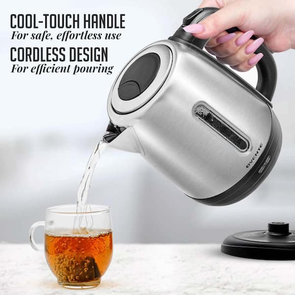 https://images.thdstatic.com/productImages/d4f4f895-e044-4c41-a323-496557a37f6e/svn/stainless-steel-ovente-electric-kettles-ks22s-1f_600.jpg