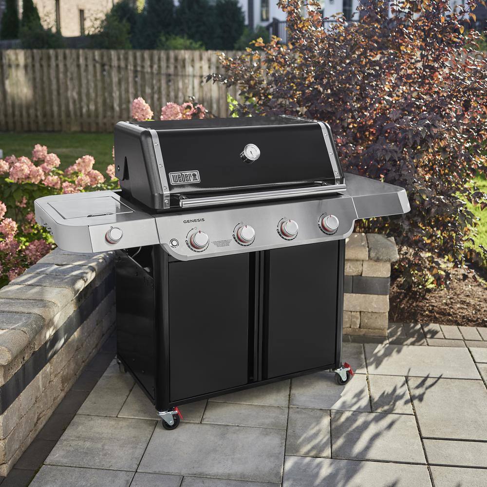 Genesis E-415 Black Porcelain-Enamel 4-Burner Gas Grill