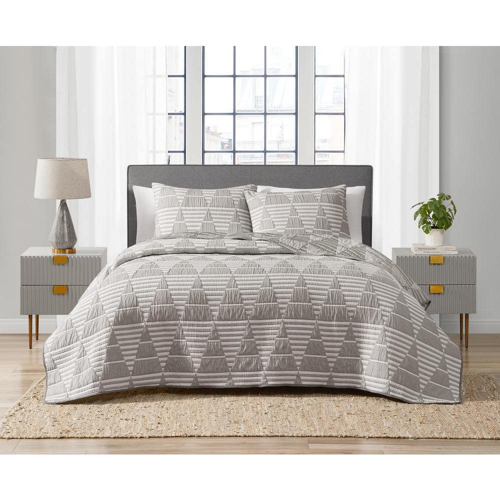 Hotel Collection Lateral 180 TC Cotton popular Geometric Quilted Coverlet QUEEN Silver