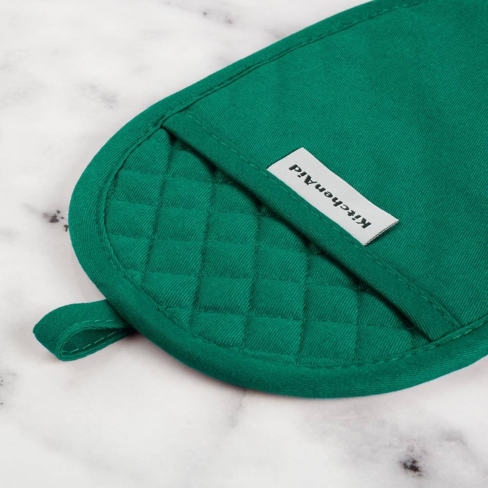 Asteroid Dark Green Silicone Grip Oval Pot Holder Set