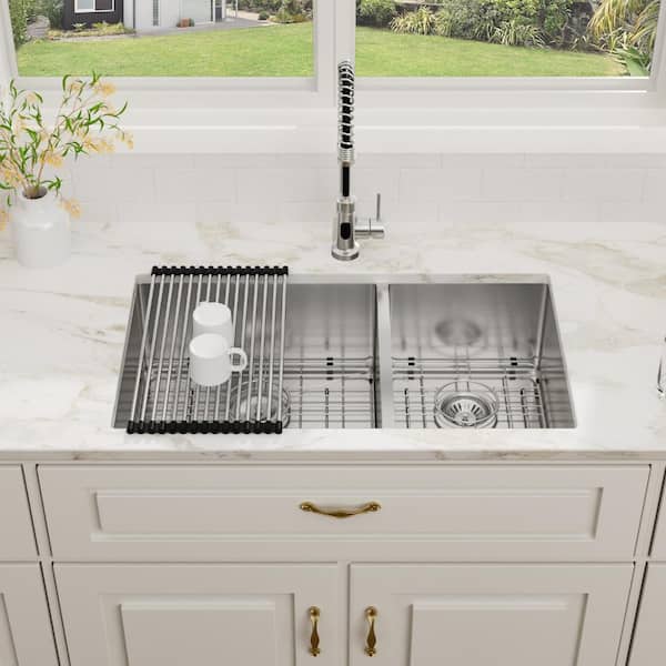 Logmey 33 in. Undermount Sink Double Bowl 60/40 Brushed 16-Gauge
