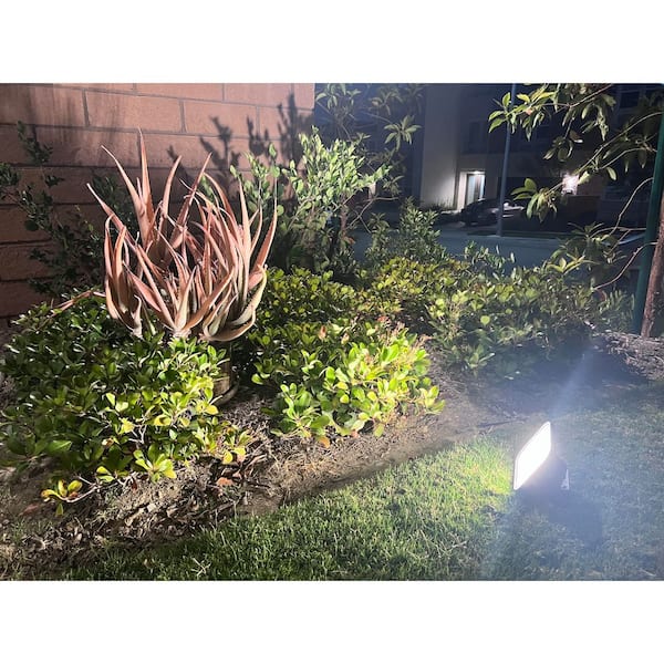 eLEDing Solar Powered 1500LM Dual CCT Black Solar LED Landscape