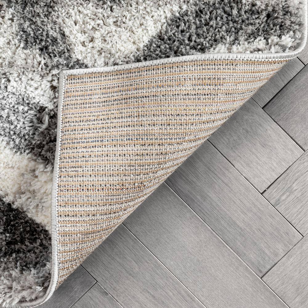Celeste Chevron Shimmer 5'x7' Gray Synthetic Shag Rug