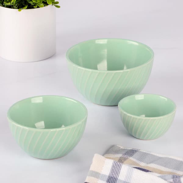 MARTHA STEWART 3 Piece Holiday Plaid Stoneware 3.4 qt. Batter Mixing Bowl  Set with Silicone Spatulas in White 985120677M - The Home Depot