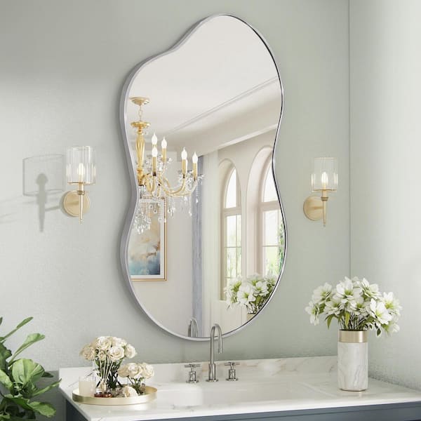 Hochwertiges 26 in. W x 46 in. H Asymmetrical Silver Aluminum Alloy Framed Wall Mirror Irregular Wall Mirror