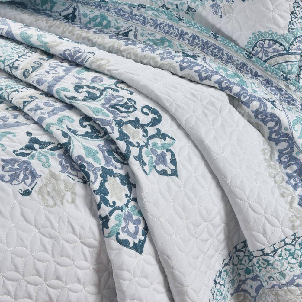 Afton Blue and White Mosaic Quilted Full/Queen Set