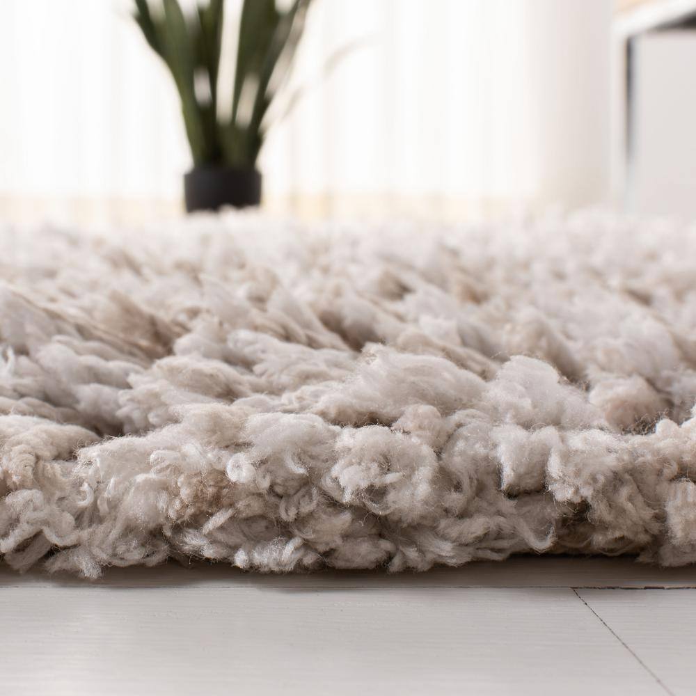 Hand-Tufted Beige/Ivory Synthetic Shag Area Rug, 4' x 6'