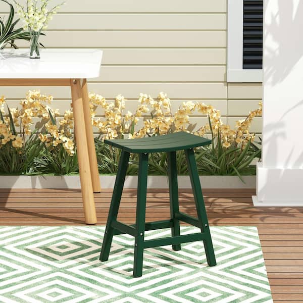 WESTIN OUTDOOR Franklin Dark Green 24 in. Poly HDPE Fade Resistant Outdoor Patio Saddle Seat Counter Height Bar Stool