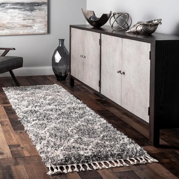 Transitional Kristi Shag Gray 2 ft. x 6 ft. Rectangle Indoor Runner Rug
