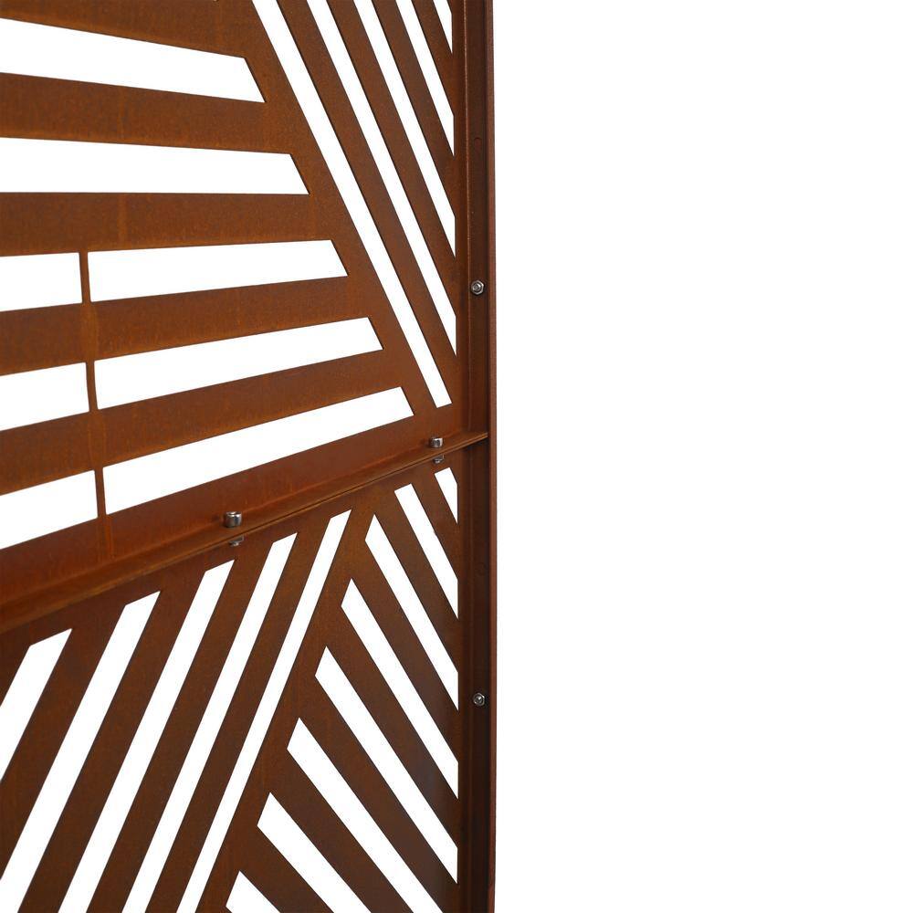 Detail of the geometric pattern and metal joints on the privacy screen.