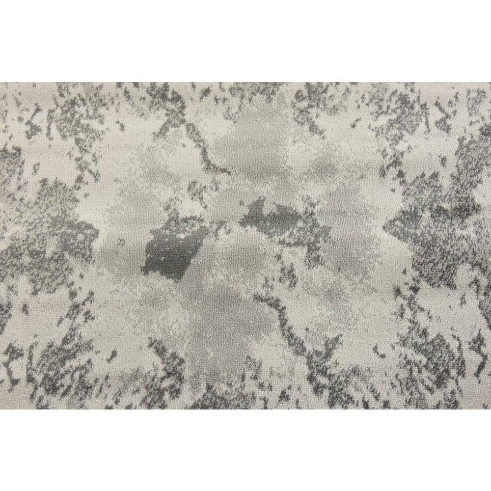 Light Gray Abstract Synthetic 4' x 6' Easy-Care Area Rug