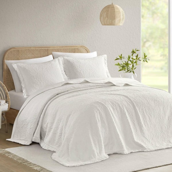 Esme 3-Piece White Polyester Queen Quilt Set