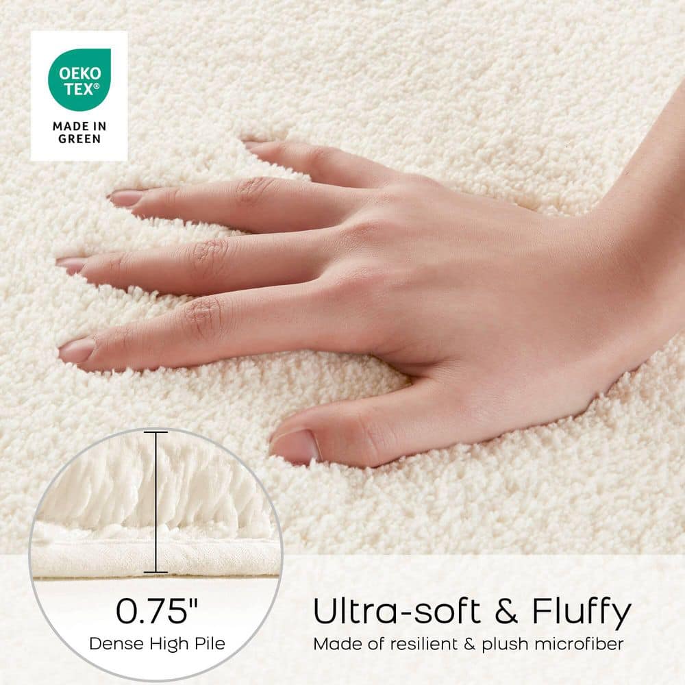 Ivory Microfiber Non-Slip Bath Rug with Quick-Dry Technology